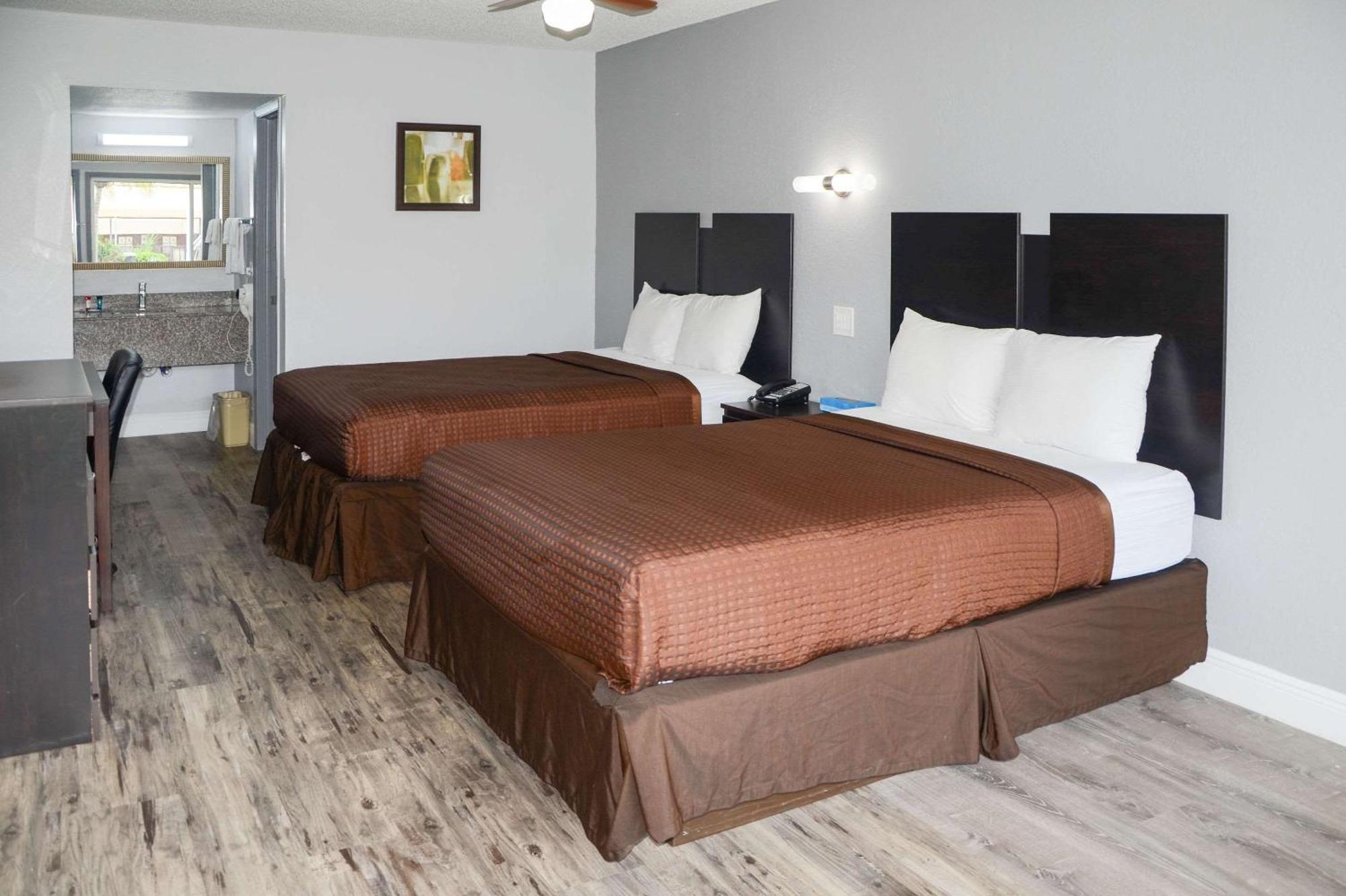 Rodeway Inn Sun City Center Eksteriør bilde